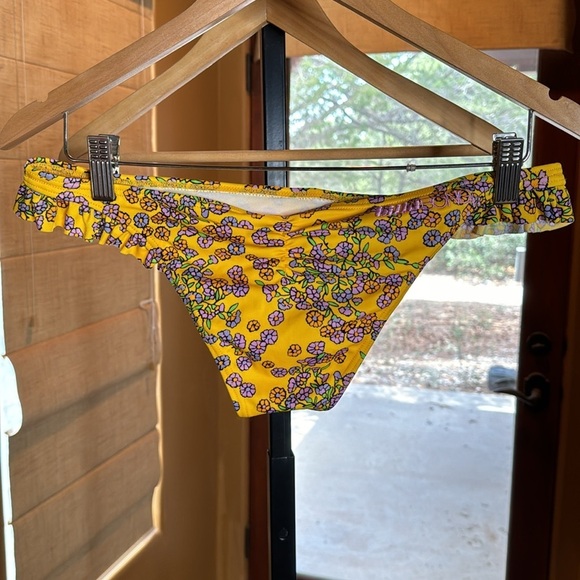 Billabong Yellow Floral Low Rise Cheeky Bikini Bottom Size XL - Picture 4 of 5